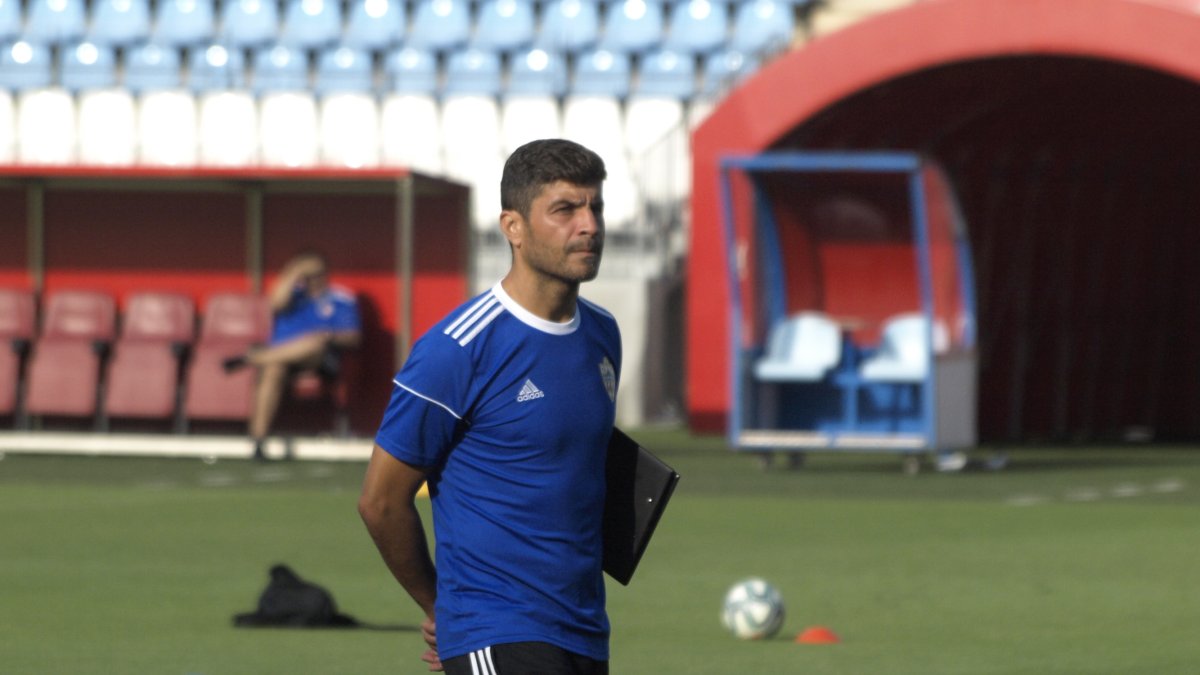 Pedro Emanuel confía en el Almería para ganar en Gijón.