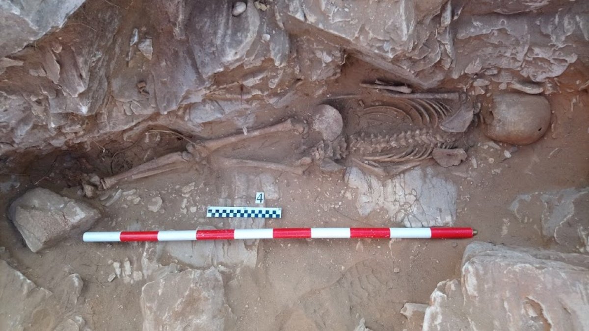 Restos hallados en la necrópolis existente en Macael Viejo.