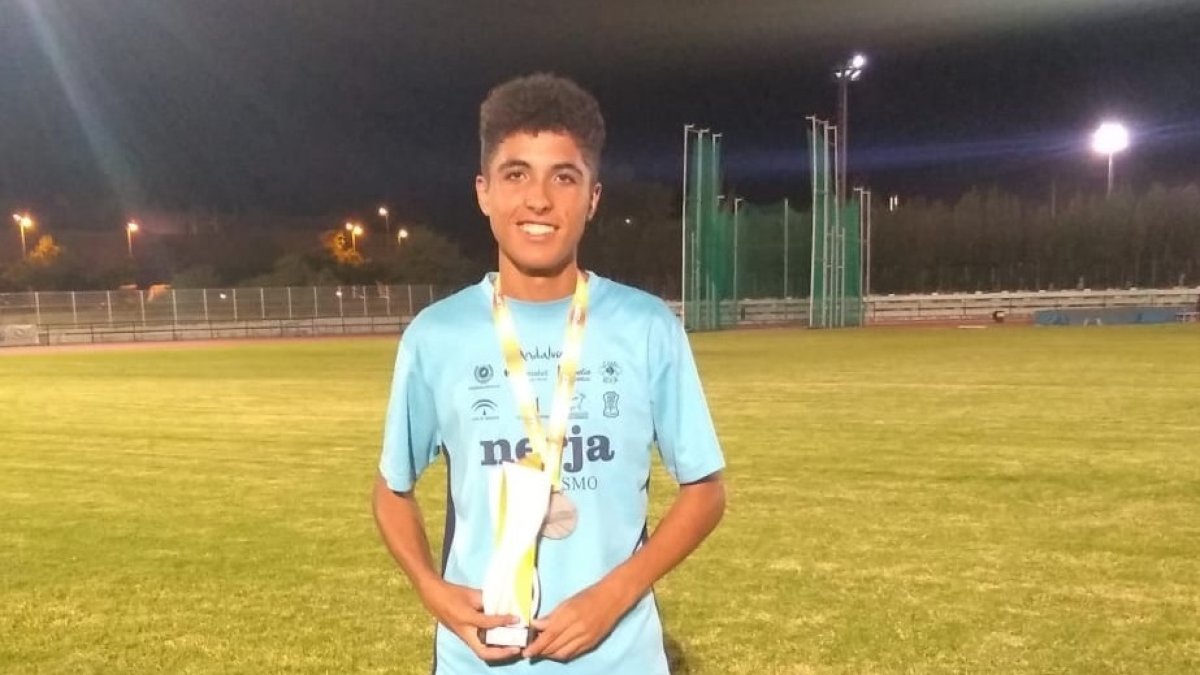 El joven atleta huercalense Antonio García.