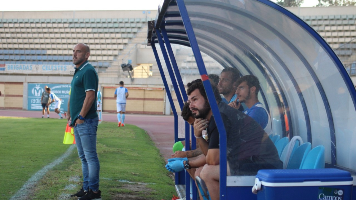 Cabello en el banquillo celeste.