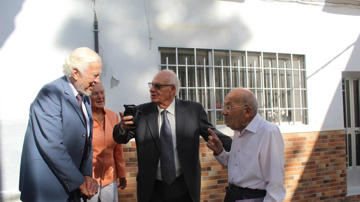 Los tres homenajeados en un encuentro reciente en Antas.
