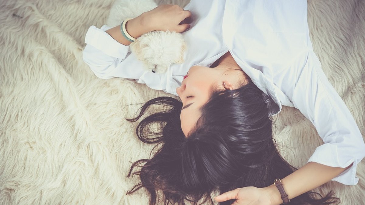 La mayoría de las personas necesitan dormir entre 7 y 8 horas para sentirse bien.