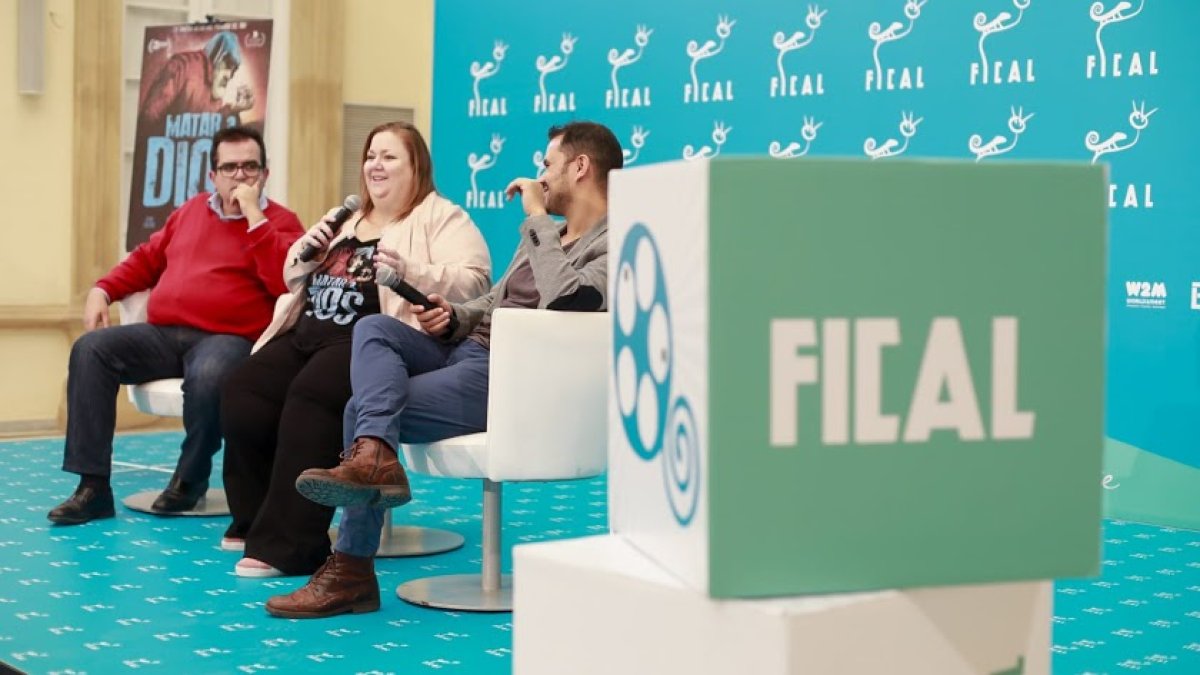 imagen de archivo de un encuentro entre periodistas y artistas (Itziar Castro, en la foto) en Fical.