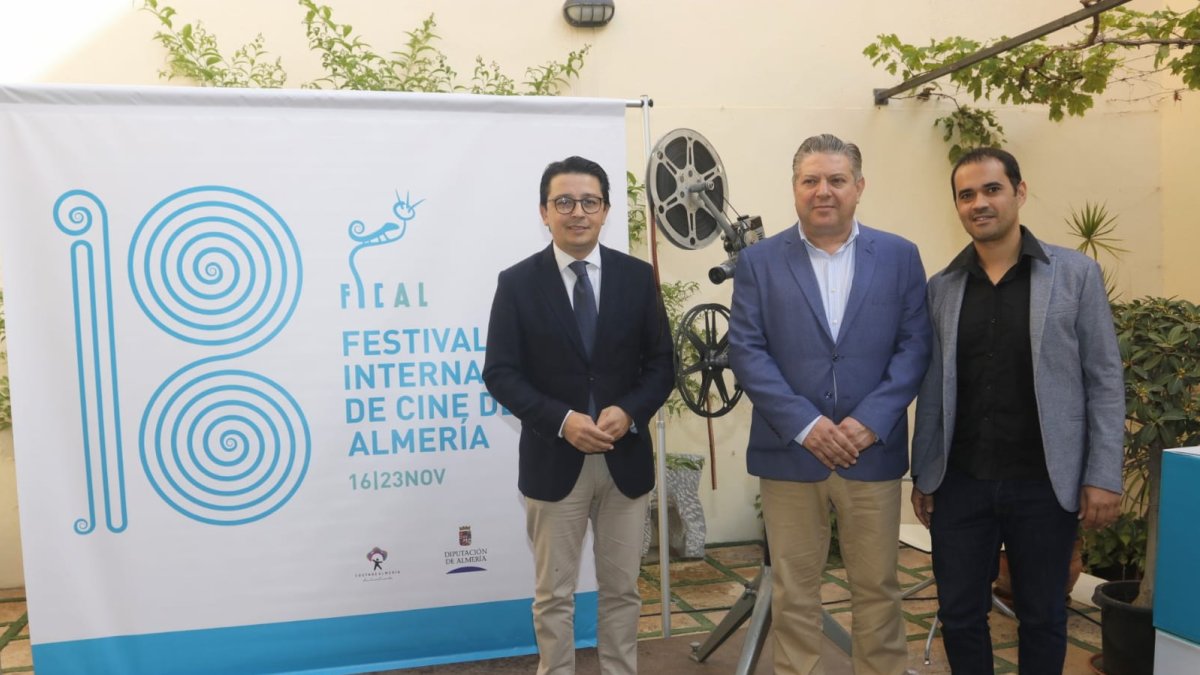 Presentación del cartel, esta mañana en el Patio del Mandarino.