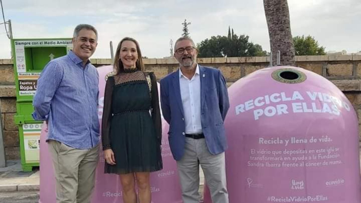 Una de las fotos que ha provocado las críticas en Facebook de ‘Albox se queja’.