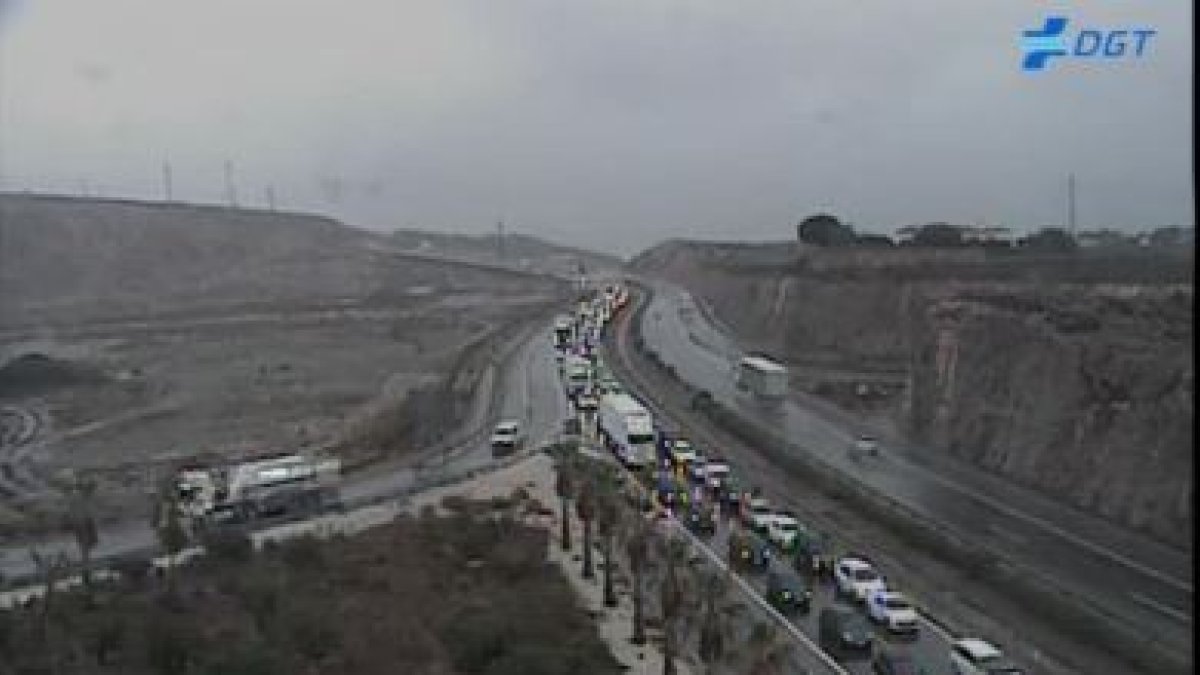 Retenciones en la A-7 en una imagen captada por las cámaras de la DGT.