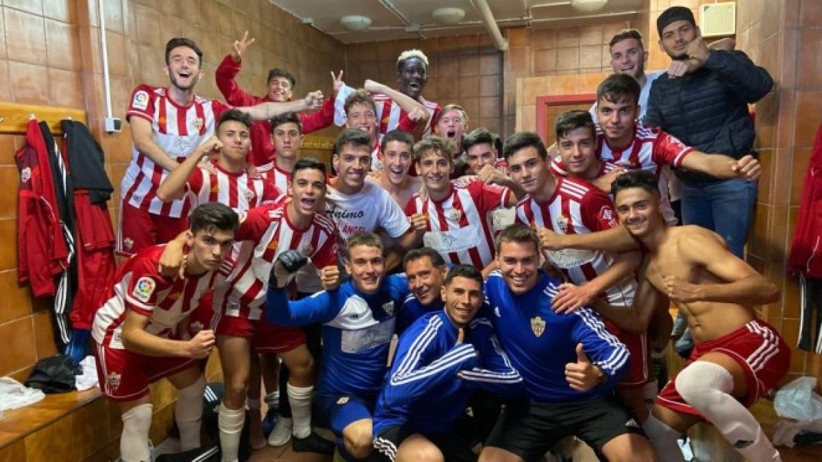 El juvenil B es el nuevo líder de la Liga Nacional.