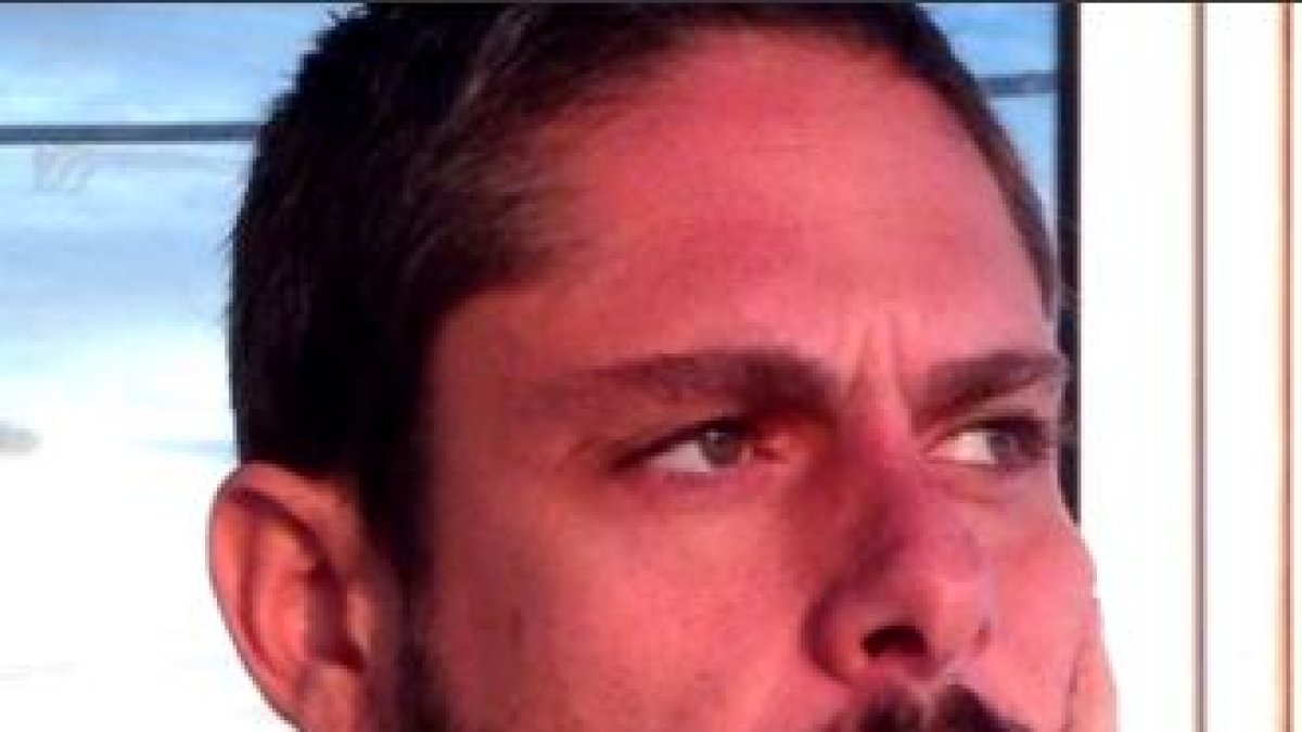La Policía busca a Carlos Olmedo Puertas.