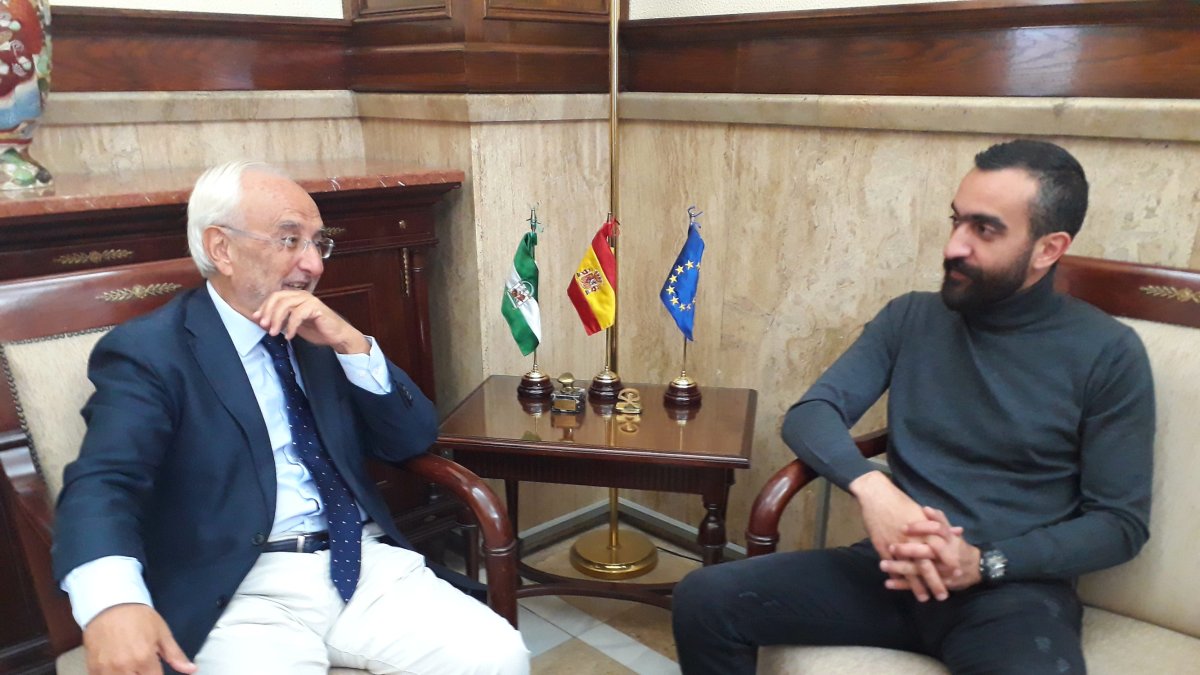 Manuel de la Fuente y Mohamed El Assy durante la reunión.
