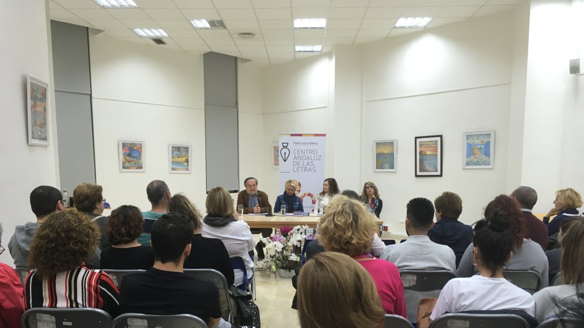 El encuentro reunió a muchas personas que se interesaron por la vida de Carmen