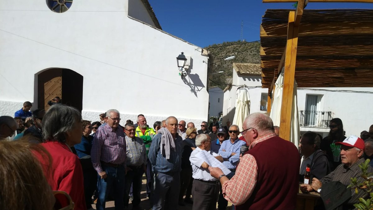 Concentración celebrada ayer en Alcóntar.