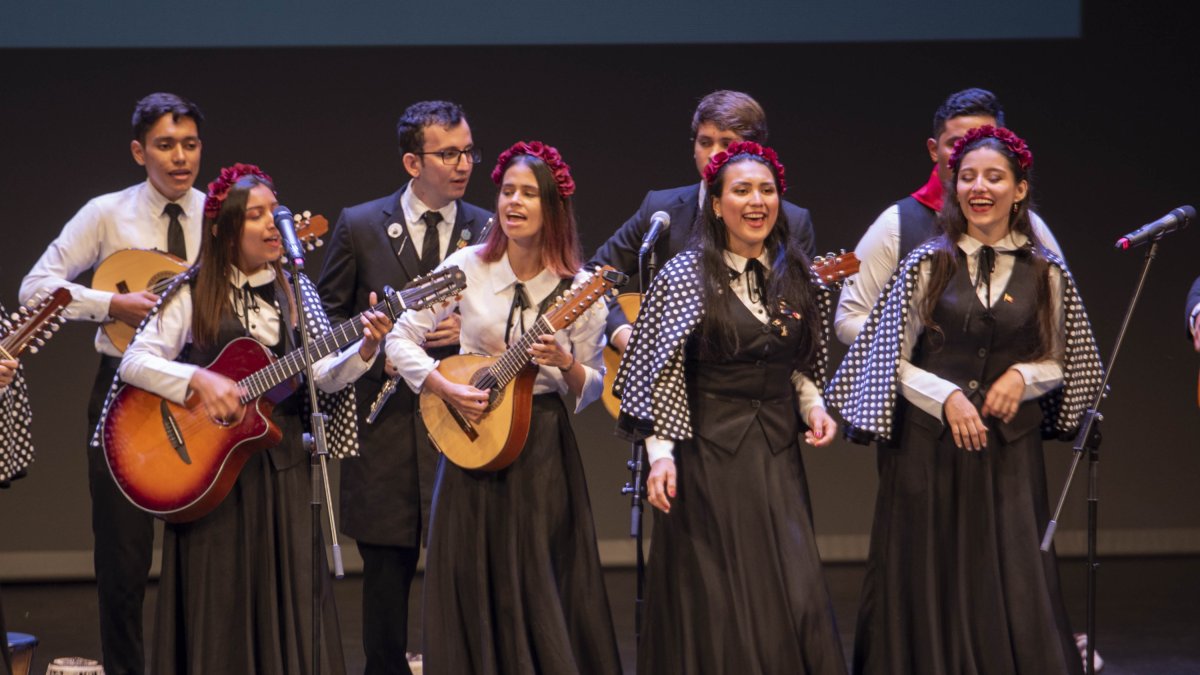 Imagen del certamen de tunas.