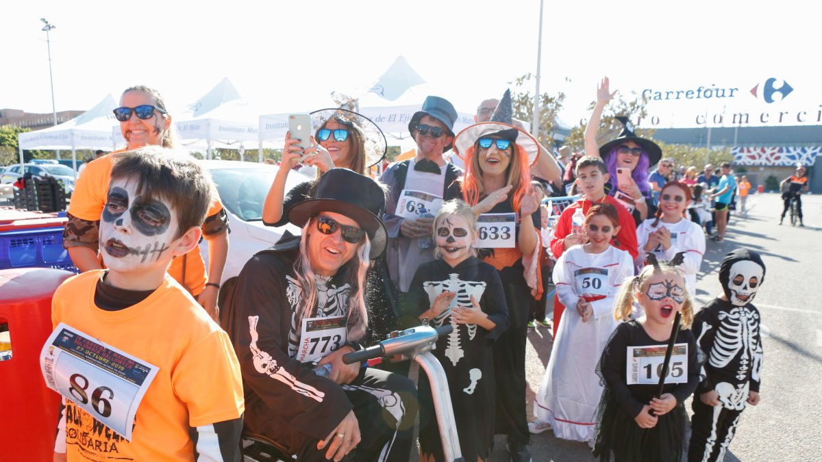 Los participantes disfrazados.