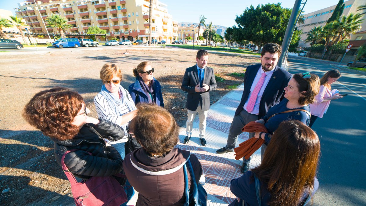 Los concejales mantuvieron un encuentro con representantes de ‘Abdera’.
