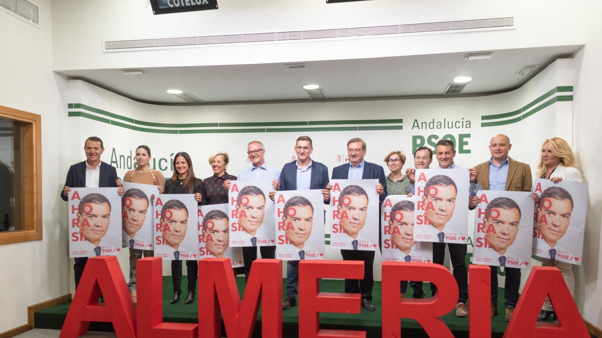 Candidatos y dirigentes socialistas.