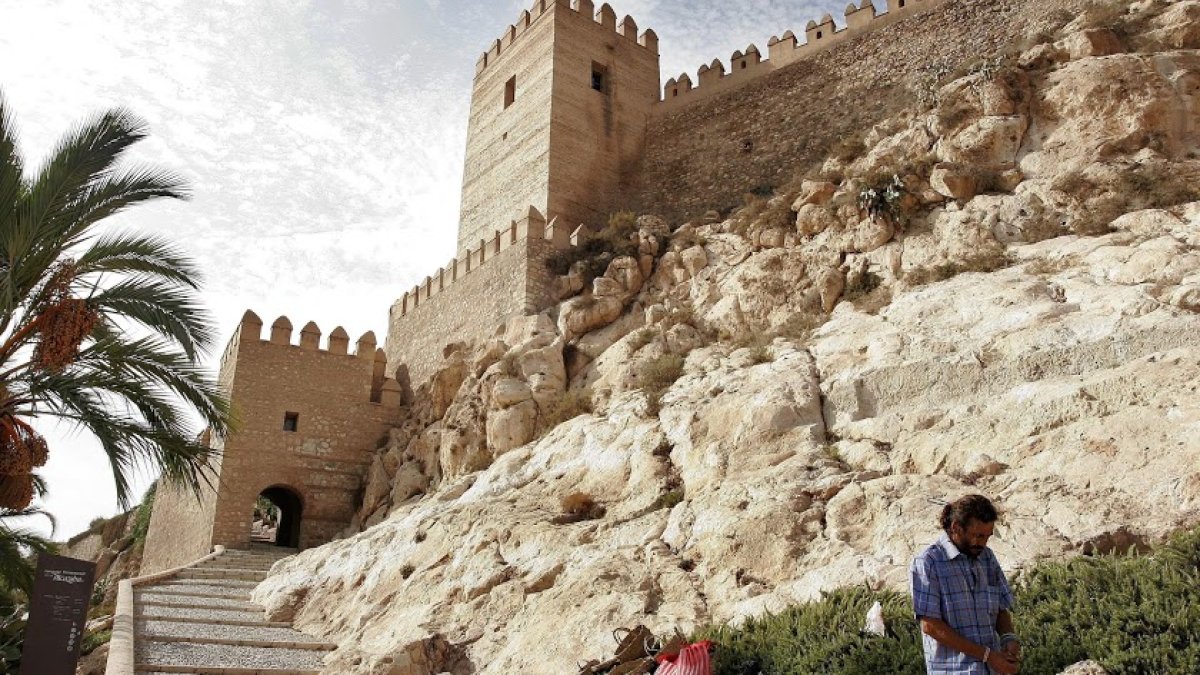 Imagen del exterior de la Alcazaba de Almería.