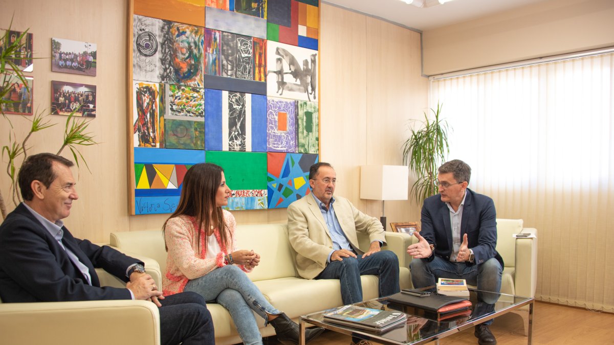 Reunión ayer en la sede provincial del PSOE de Almería.