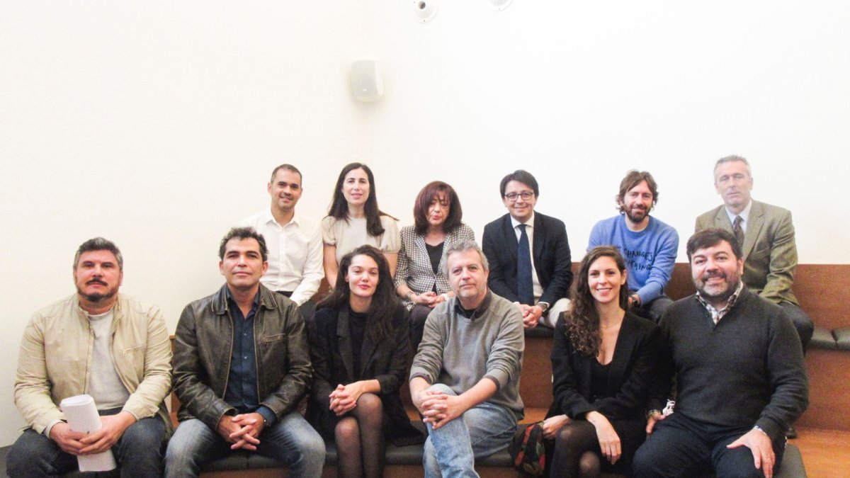 El jurado junto al diputado de Cultura de Manuel Guzmán y el director David Carrón.