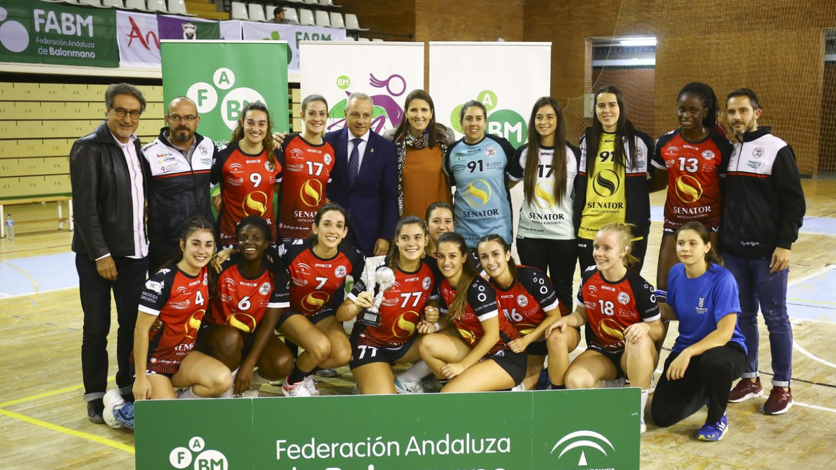 Las roqueteras posando tras el evento.