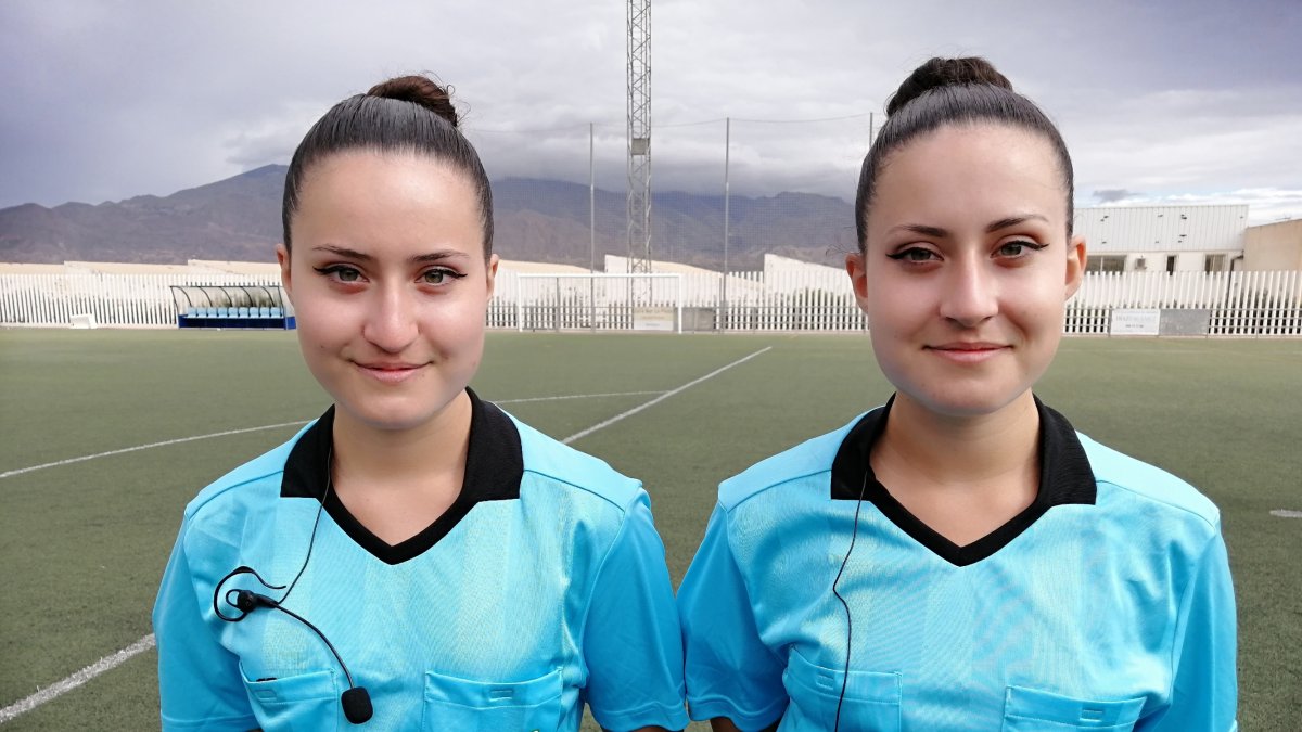 Andrea y Marta llegaron juntas al Colegio de Árbitros hace tres años.