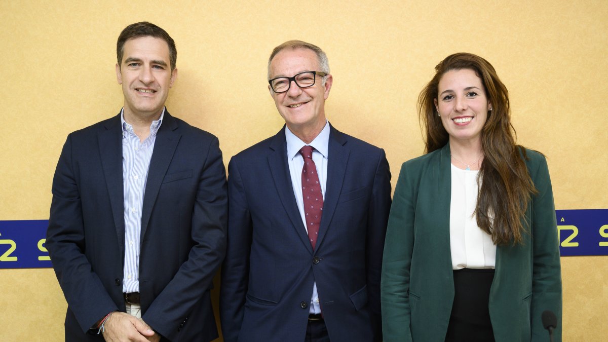 Cabezas de lista de PP, PSOE y Vox antes del debate en la Cadena SER.