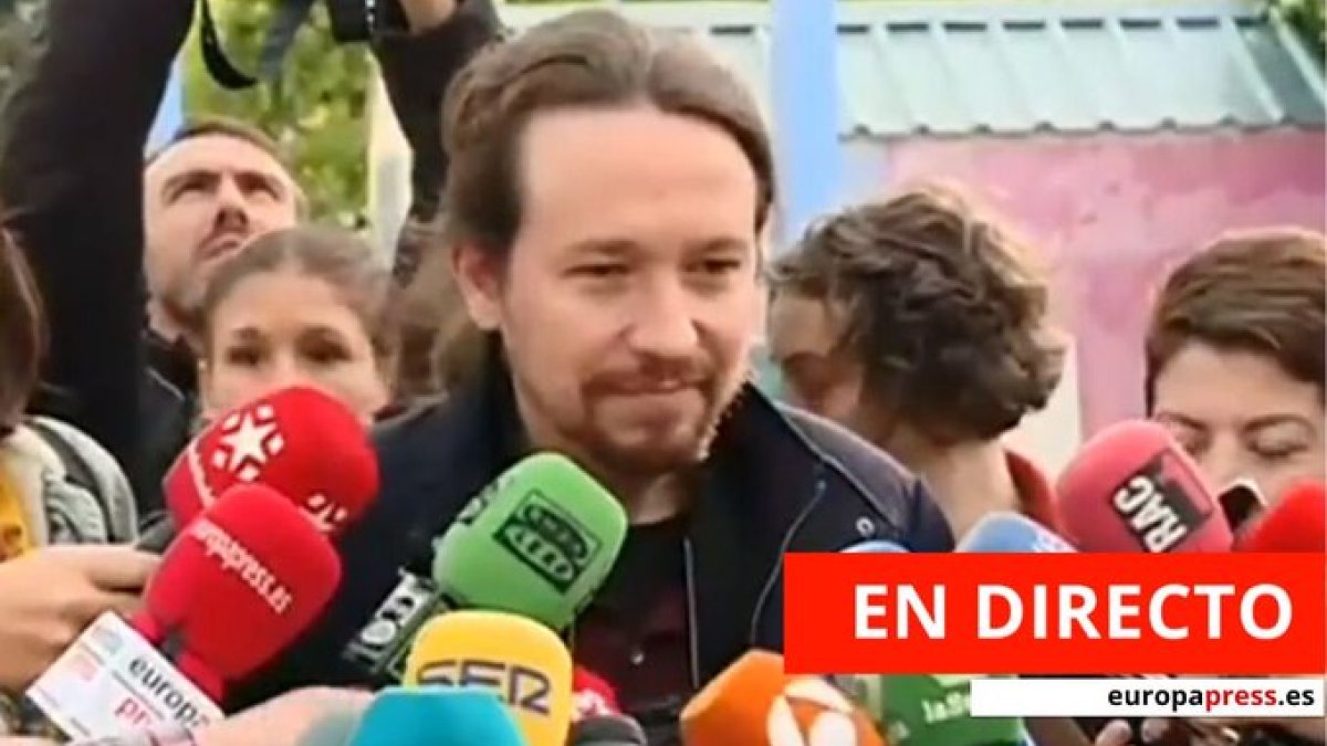 Pablo Iglesias tras ejercer su derecho al voto en La Navata (Madrid) - CAPTURA