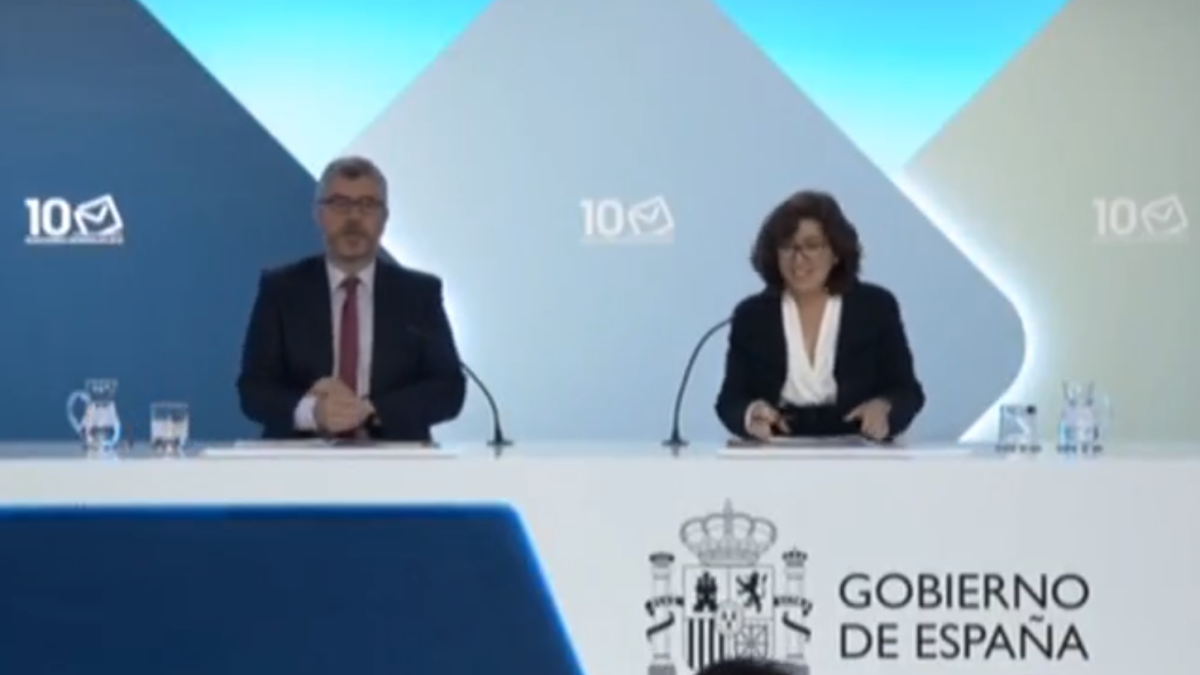 Miguel Angel Oliver e Isabel Goicoechea durante la rueda de prensa.