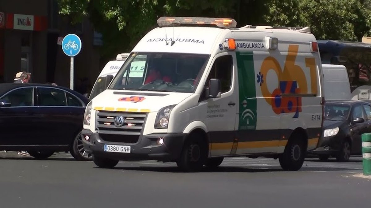 Muere una mujer tras desmayarse en un colegio electoral de Vélez de Benaudalla.