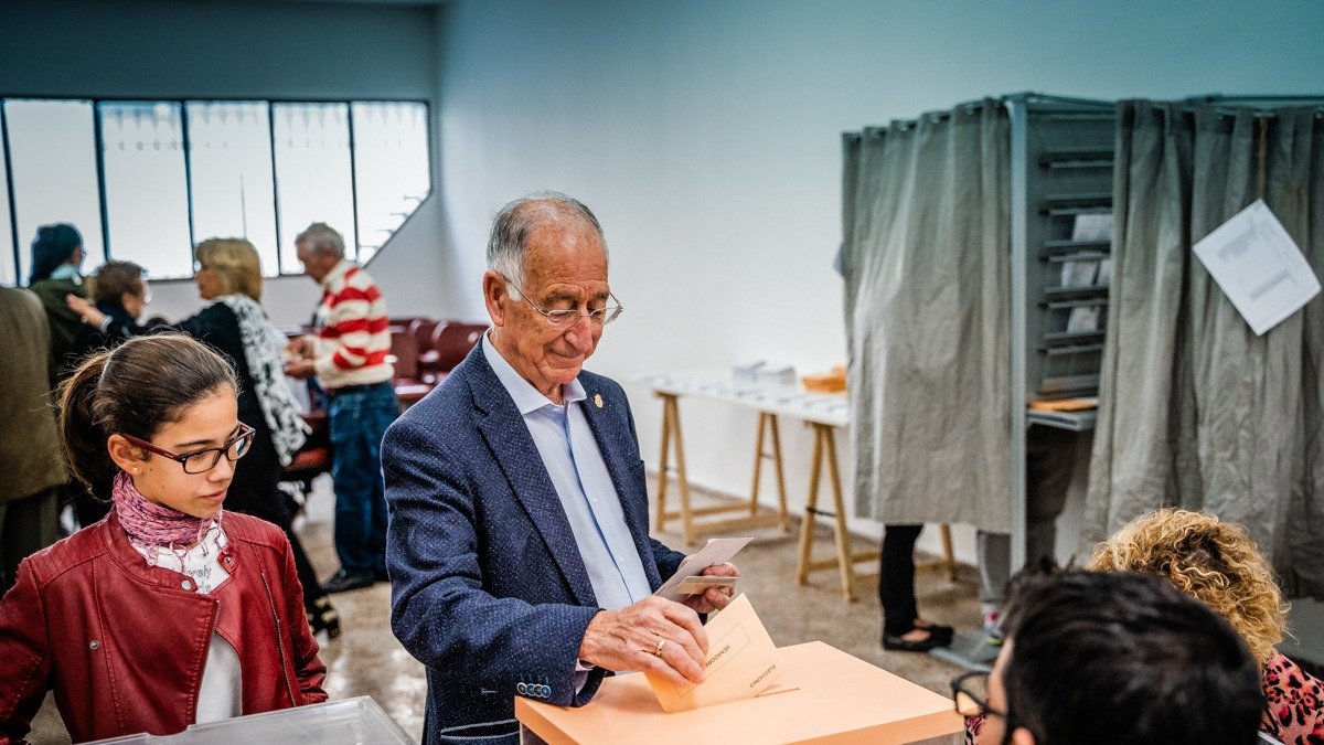 Votación del alcalde de Roquetas, Gabriel Amat.