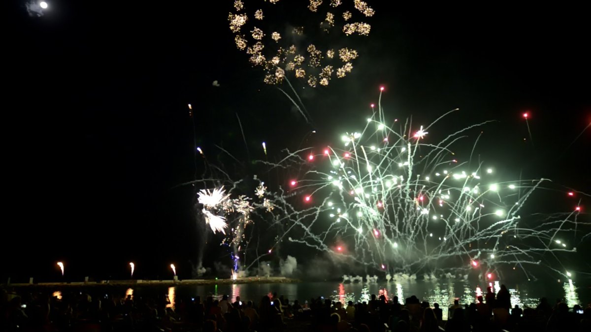 Imagen de archivo de la celebración de un espectáculo pirosmusical.