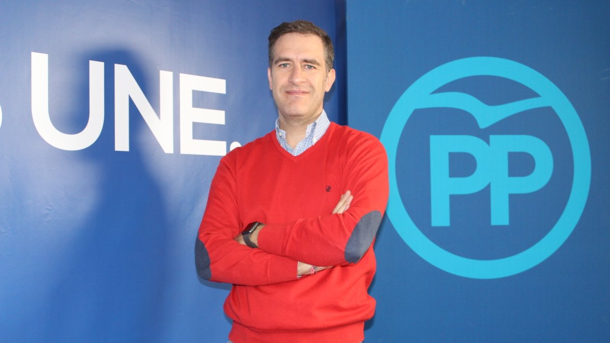 Miguel Ángel Castellón, fotografiado este lunes en la sede del PP de Almería.