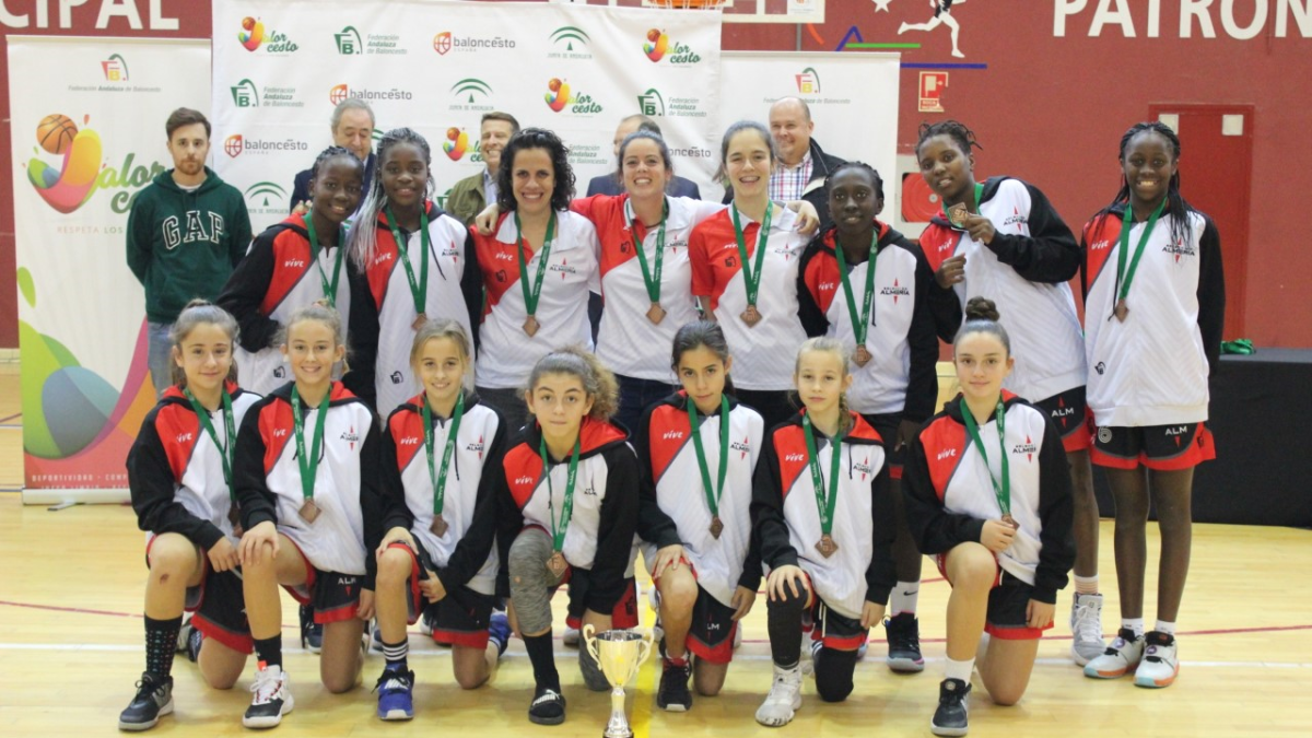 Las almerienses se colgaron el bronce.