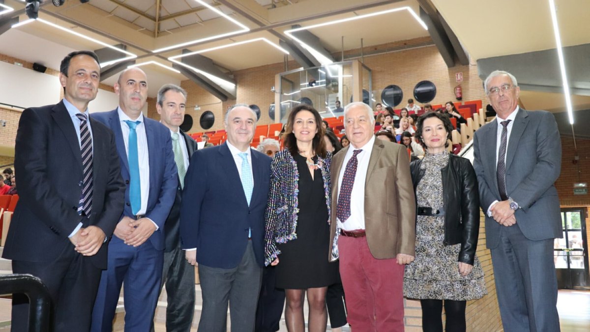 Zafra,  junto a representantes de la UAL y organizadores de las jornadas de turismo.