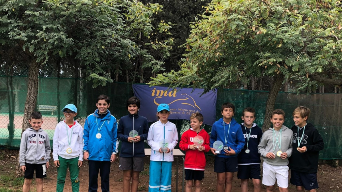 El cuadro de los campeones en El Ejido.