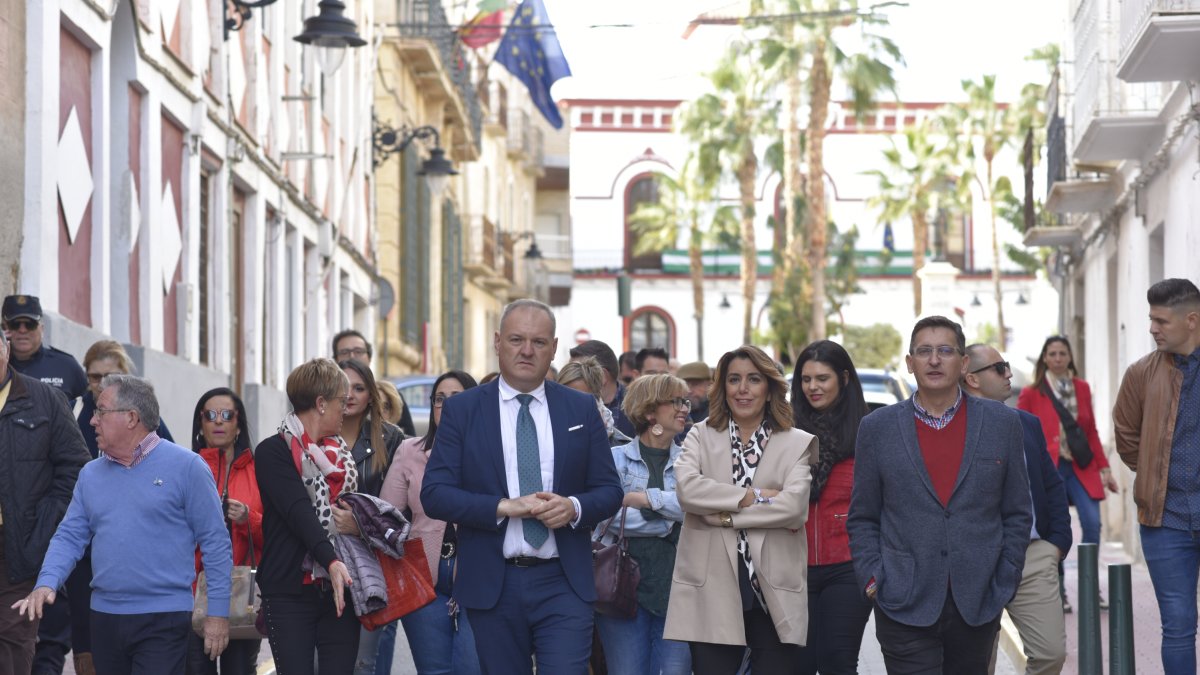 Susana Díaz pasea por el municipio de Cuevas del Almanzora