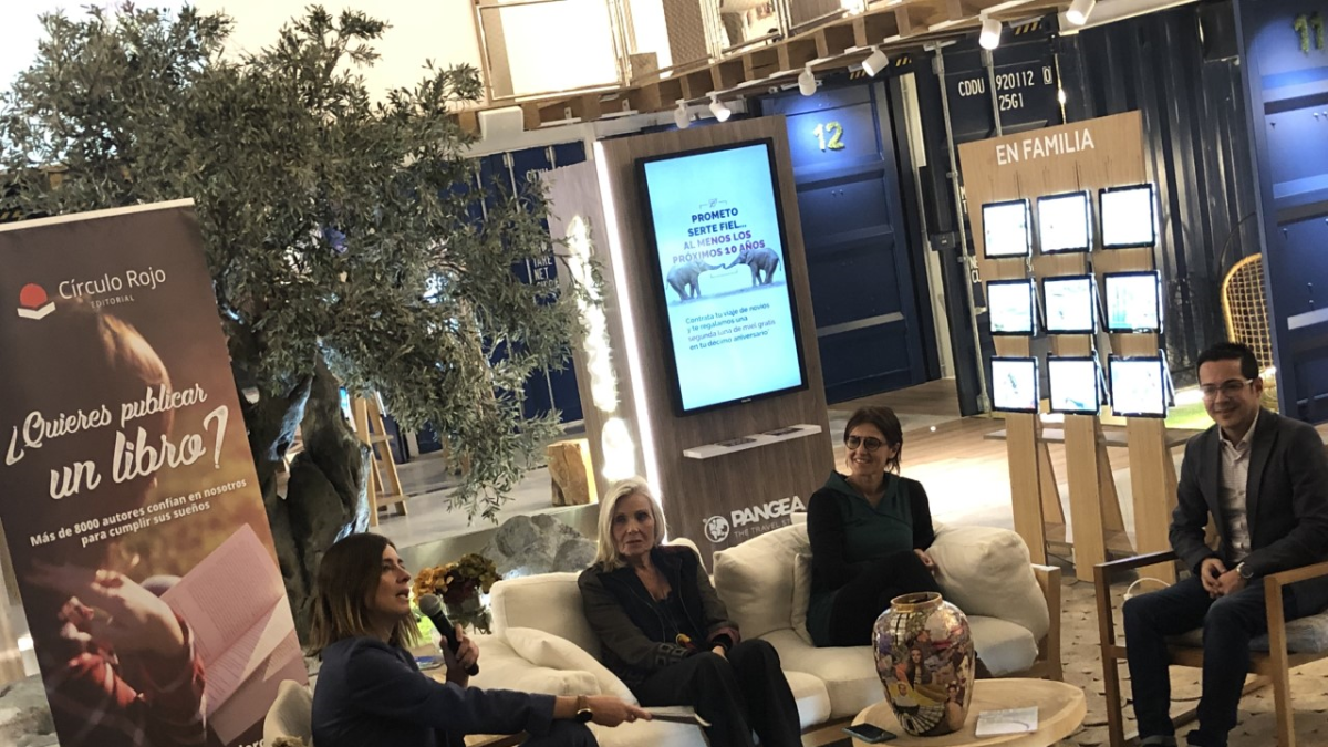 Acto con las Barneda y el almeriense Alberto Cerezuela.