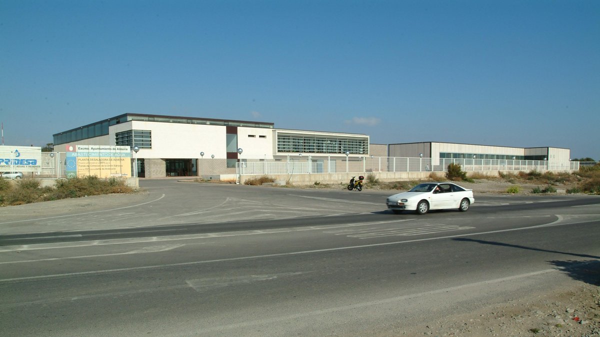 Imagen del exterior de las instalaciones de la desaladora de Almería