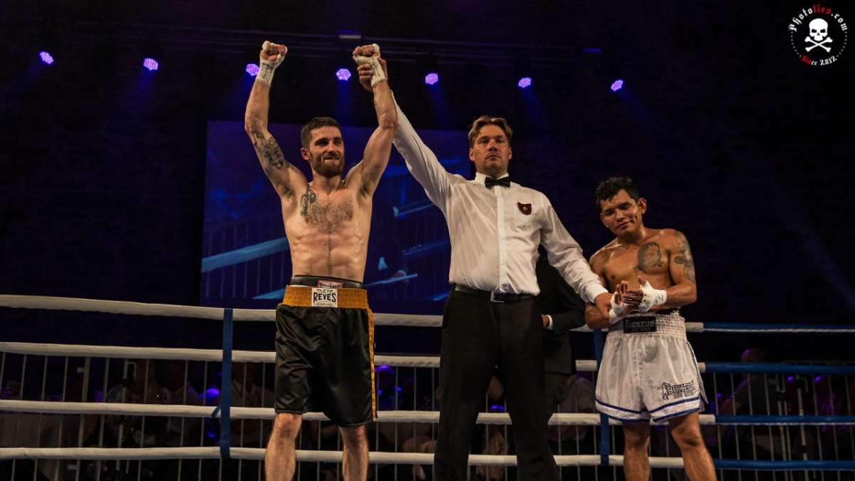 Rayito celebrando una nueva victoria en Finlandia.