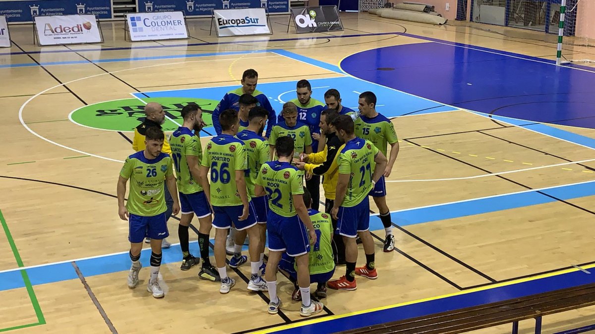 Los almerienses durante un tiempo muerto.