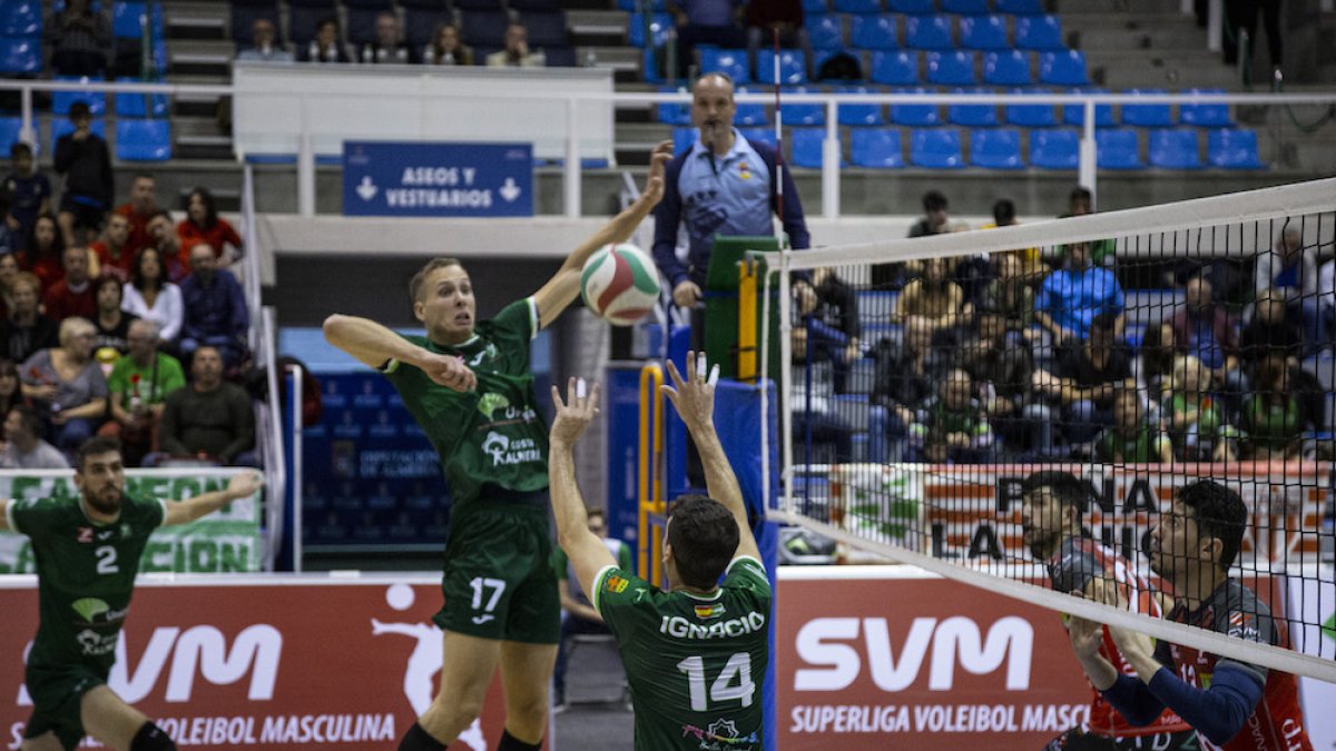 Unicaja Costa de Almería, a ganar.