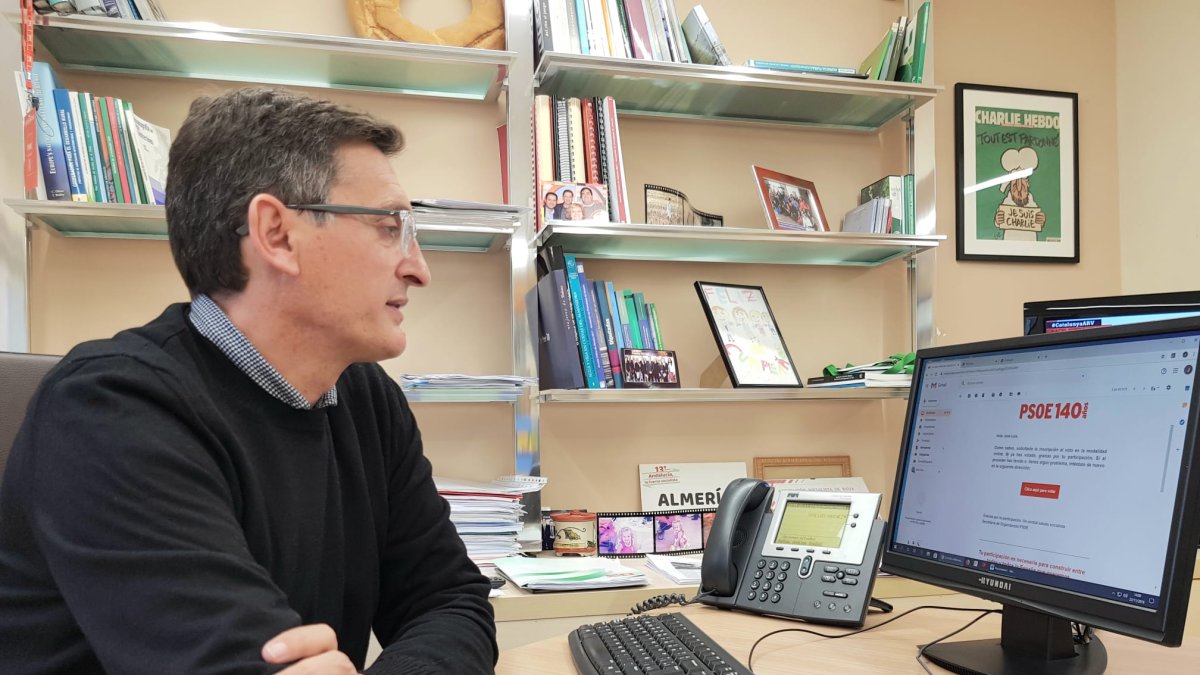 José Luis Sánchez Teruel, votando esta mañana.