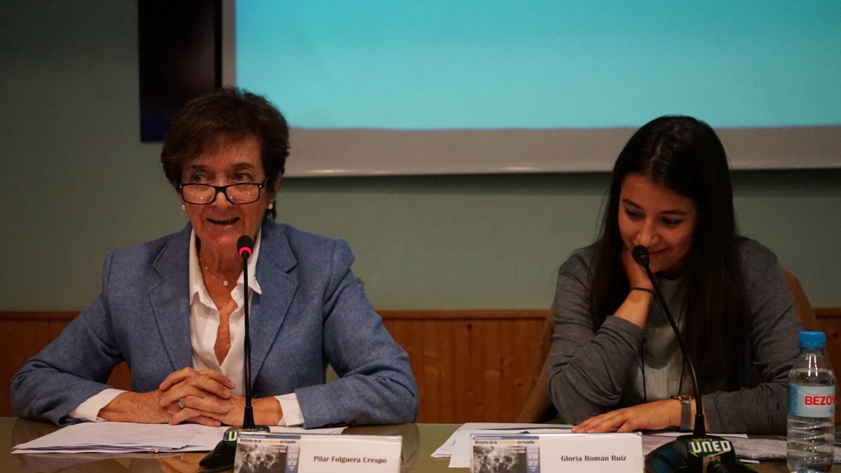 Las expertas ofreciendo sus puntos de vista a todos los asistentes