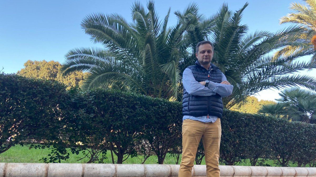 Jesús Baeza es el responsable de Wakea Poke Burger.