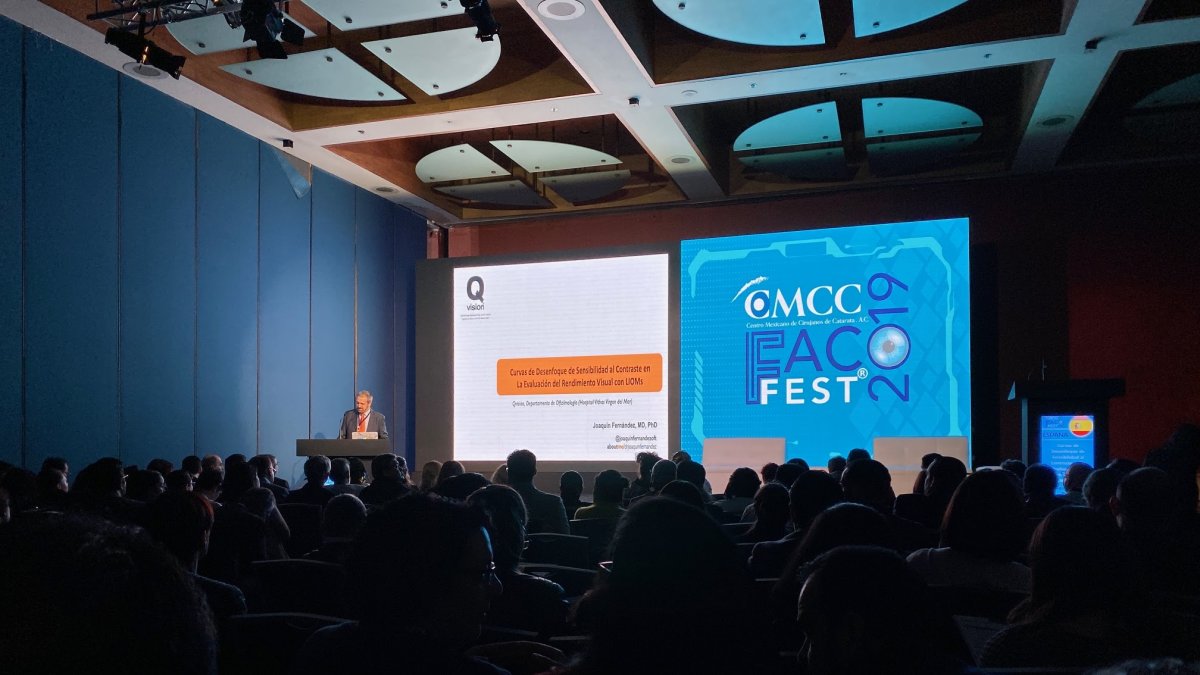 El doctor joaquín fernández  ha sido unos de los profesores internacionales en el Congreso FACOFEST.