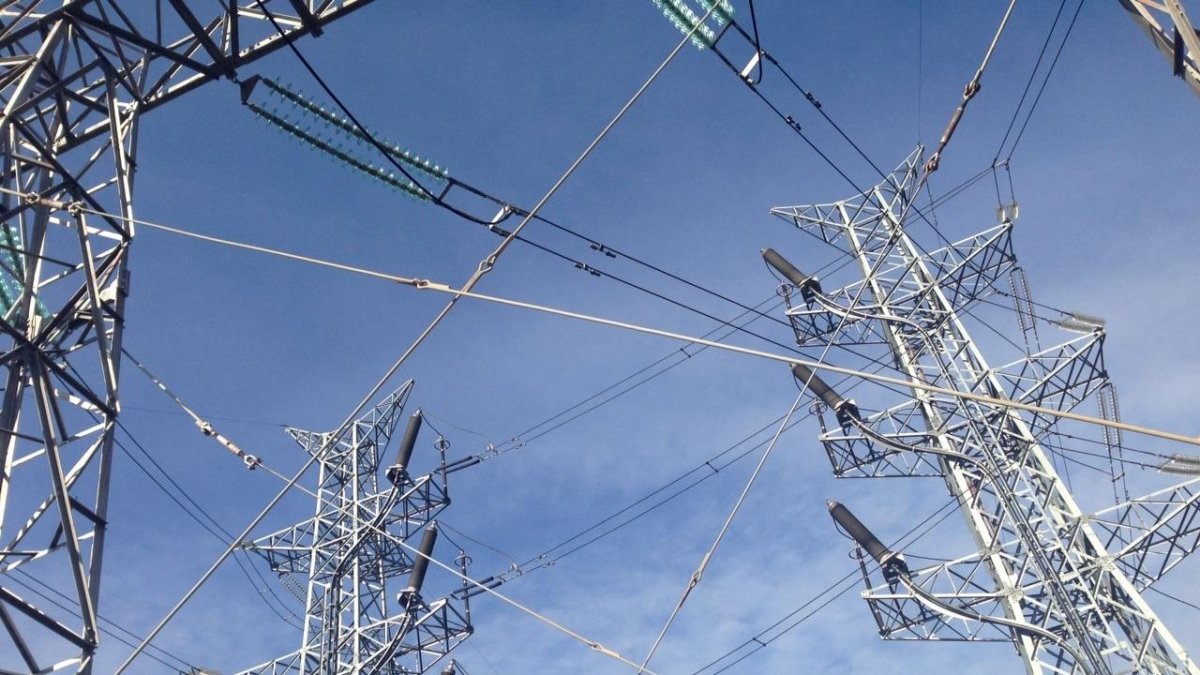 Torres de alta tensión en la provincia de Almería.