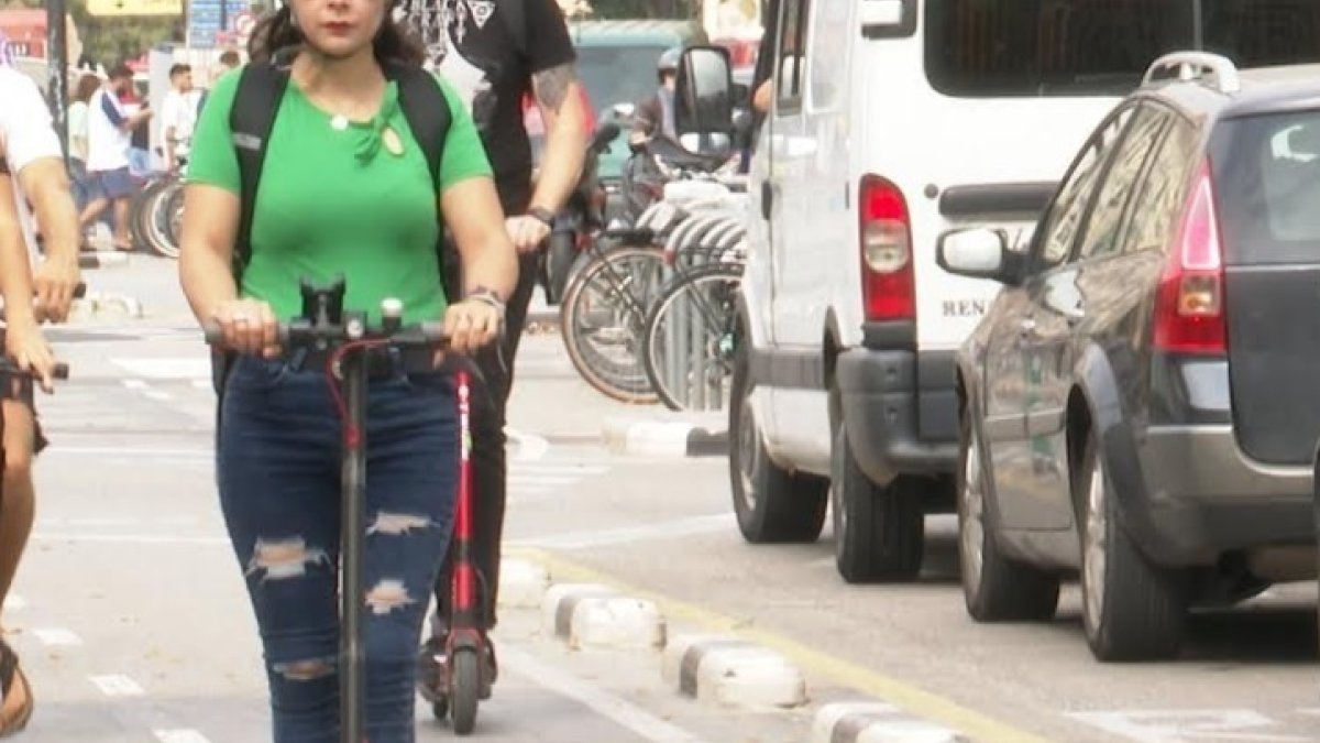 Los patinetes no podrán circular por las aceras.