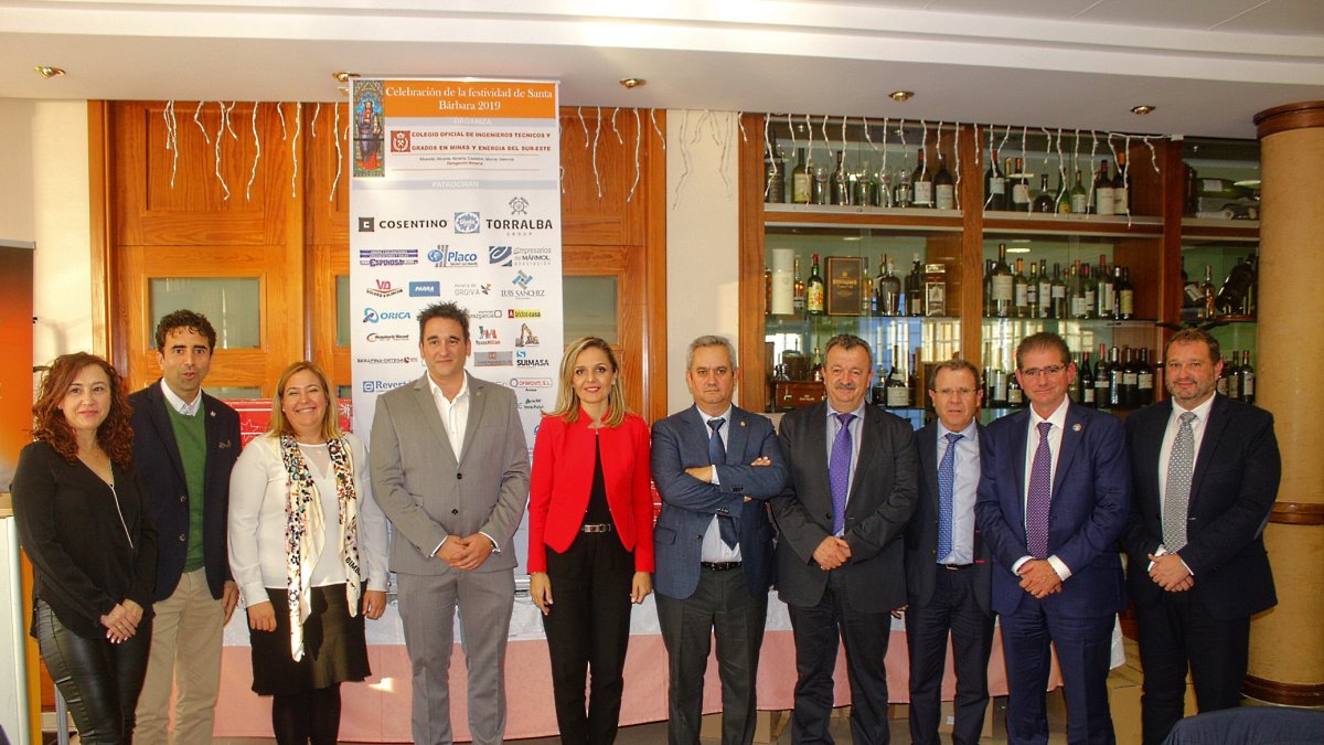 Presidencia de la celebración patronal del Colegio.