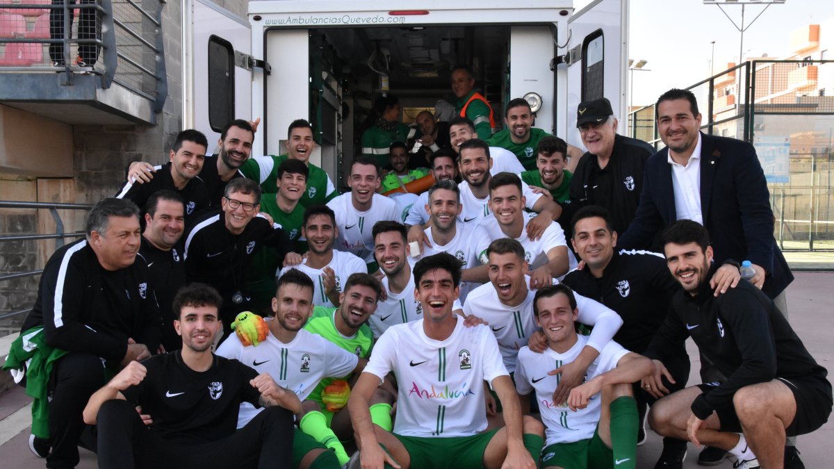 Los jugadores celebran la clasificación.