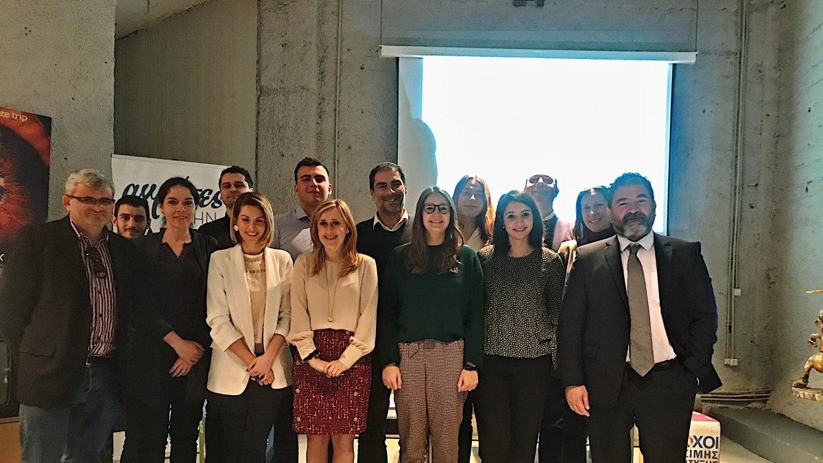 Profesores y resto de miembros del proyecto durante su lanzamiento.