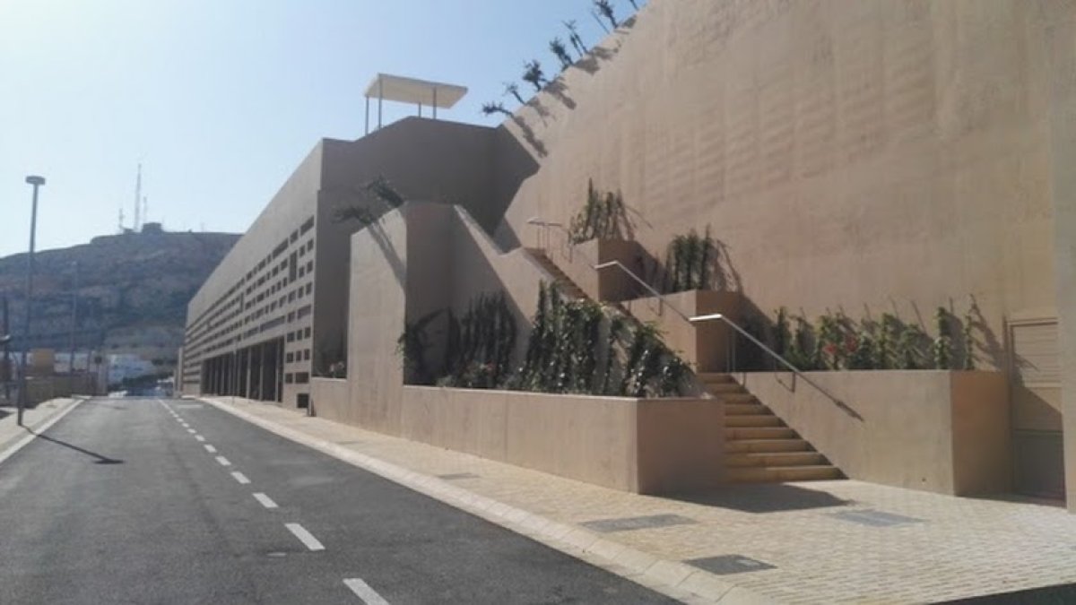 Exterior del edificio del Mesón Gitano cuya adjudicación es motivo de este proceso judicial